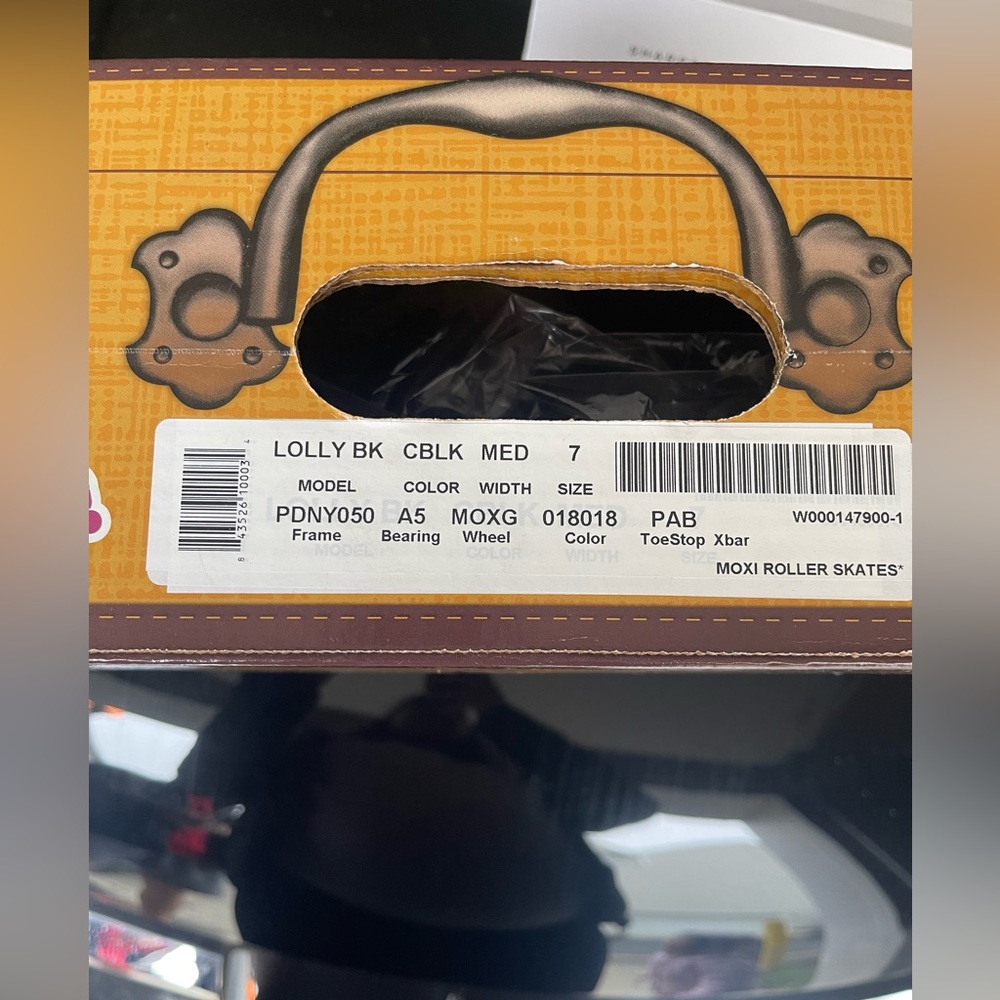 Moxi Skates Lolly black outdoor roller skates